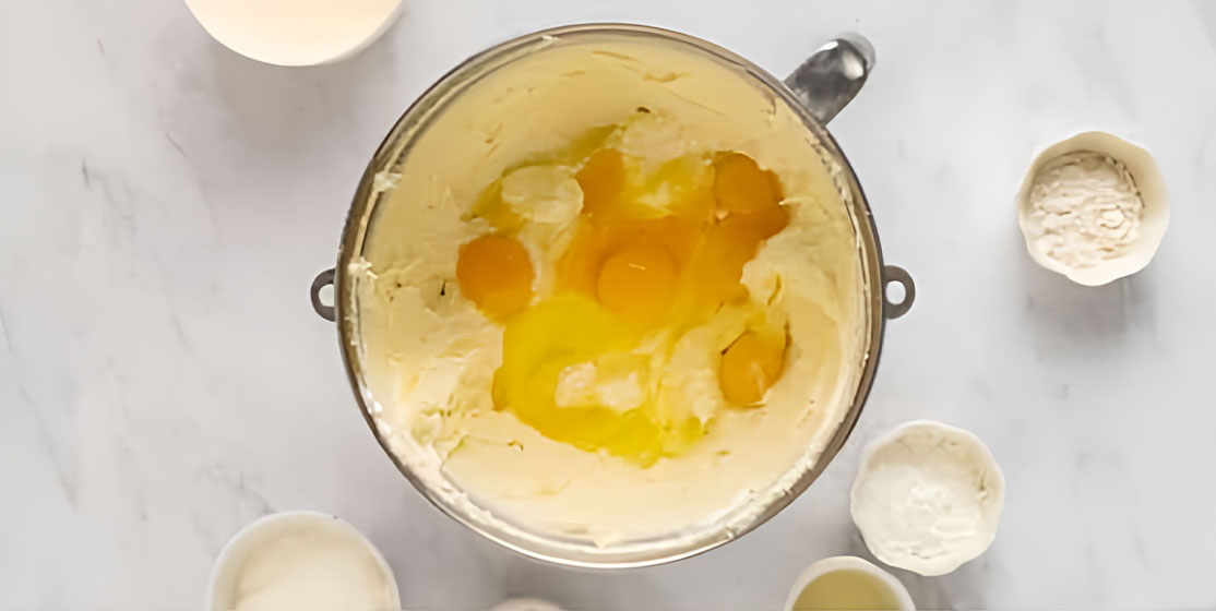 Combining wet ingredients